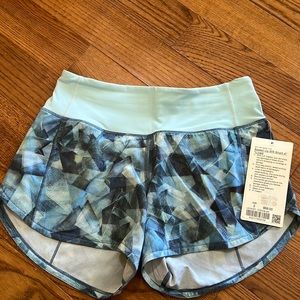 NWT Lululemon speed up shorts sz 2